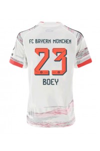 Bayern Munich Sacha Boey #23 Jalkapallovaatteet Naisten Vieraspaita 2025-26 Lyhythihainen